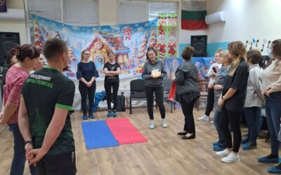 Екипите на ДГ „Слънчев дом“ и ДГ „Св. св. Кирил и Методий“ се включиха в изключително ползотворен и завладяваш курс на Академия Първа Помощ